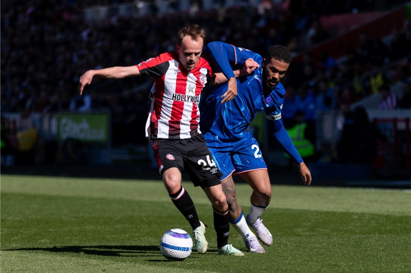 Brentford gặp khó trước Chelsea